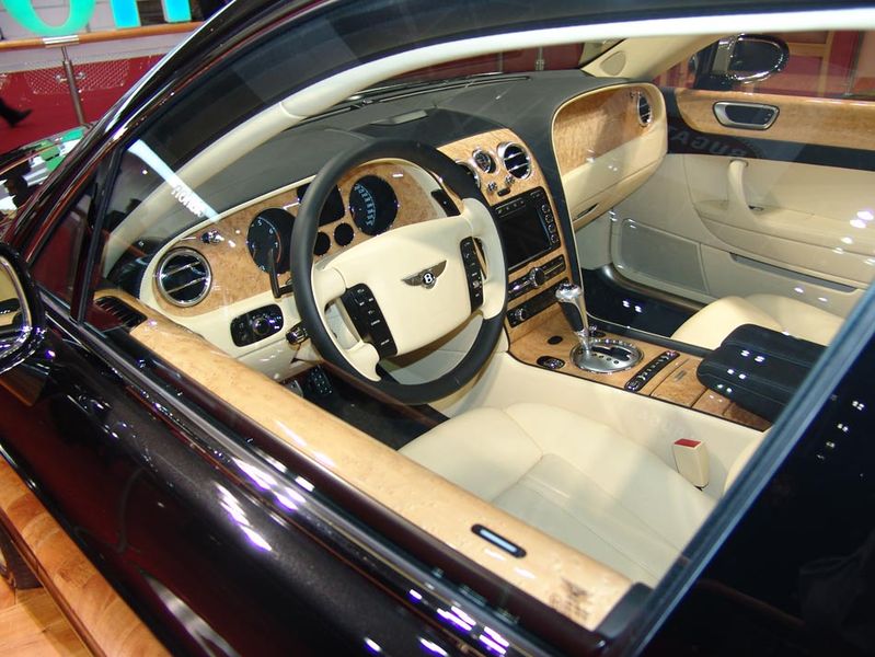 File:20051022flying spur room.jpg