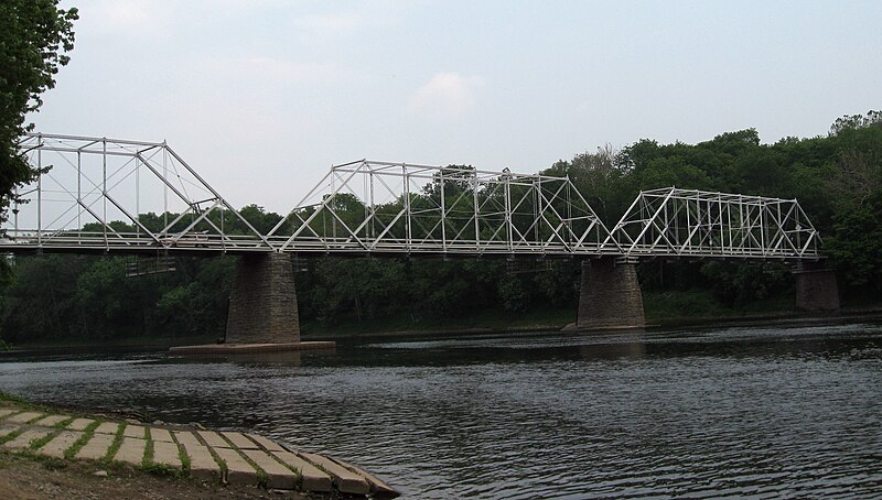 File:DingmansFerryBridgeSide.jpg