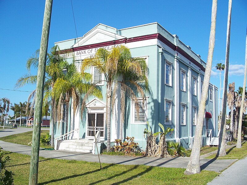 File:Everglades City FL Bank02.jpg