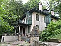 Sauer House, built in 1898, at 625 Center Avenue