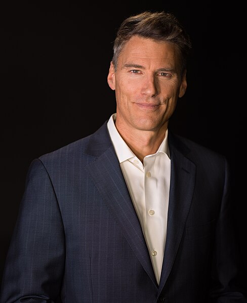 File:Gregor Robertson (2021).jpg