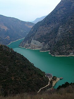 秦岭南麓褒河水库（石门水库的另称）冬季照片