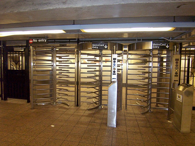 File:NewYorkCitySubwayEntranceInterior.jpg