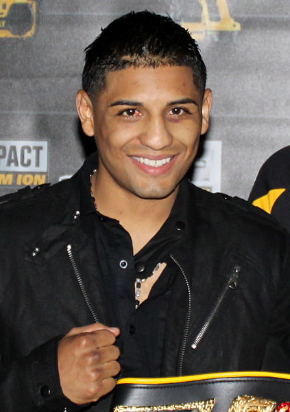 Файл:Abner Mares.jpg