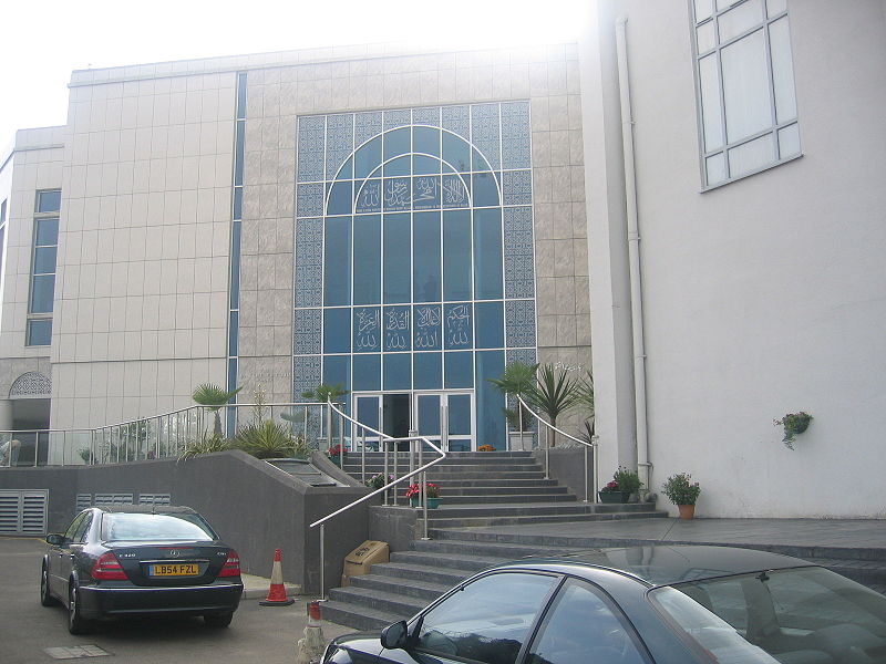 Файл:Baitul Futuh main entrance.jpg