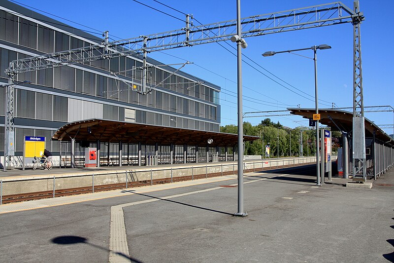 File:Jåttåvågen holdeplass.JPG