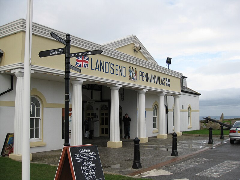 File:Lands End Tourist Centre.jpg