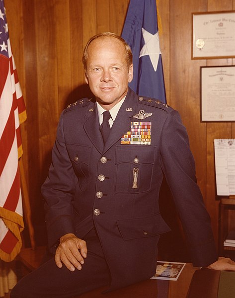 File:LtGen Lloyd Leavitt Jr.jpeg