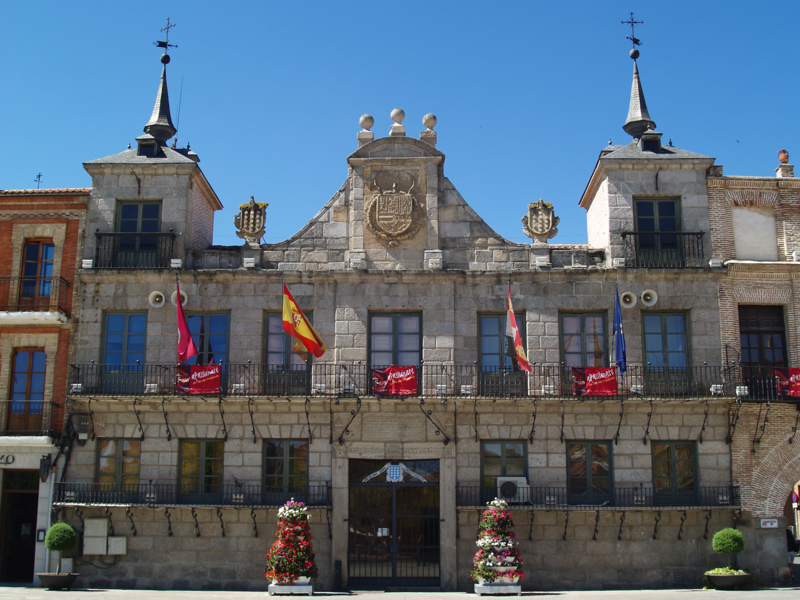 Archivo:Medina del Campo Ayuntamiento.TIF