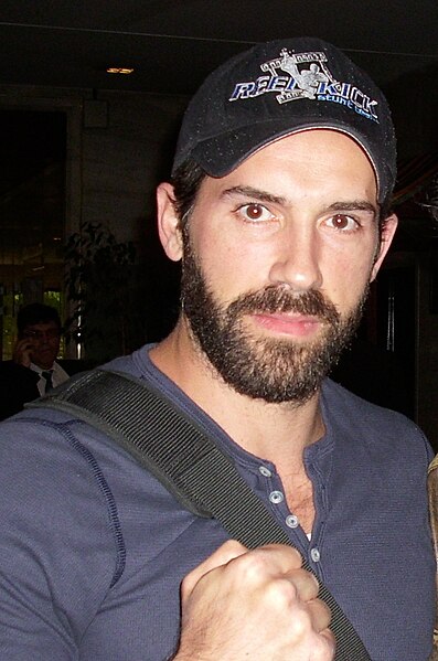 Файл:Scott Adkins Hector.jpg