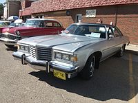 1976 Pontiac Parisienne 4-door Sedan