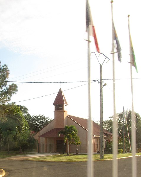 File:BoulouparisEglise.jpg