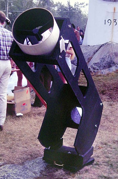 File:Dobsonian rocker wood.jpg