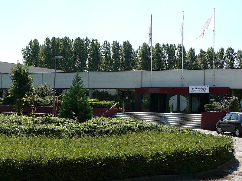 File:Voorgevel Universiteit Hasselt.JPG