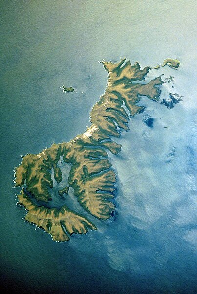 File:Auckland Islands - STS089-743-5.jpg