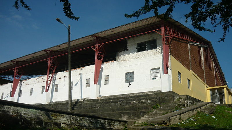 Archivo:Coliseo cubierto.JPG