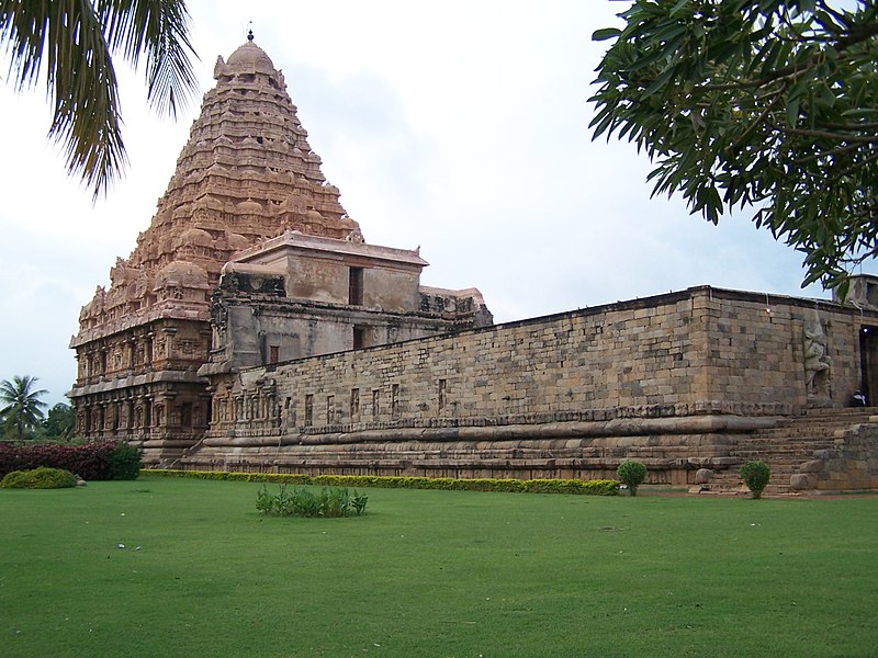 File:GangaiKondaCholapuram.jpg