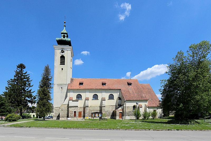 File:Großmugl - Kirche (1).JPG