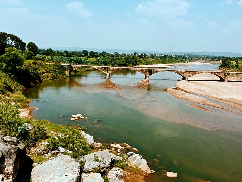 File:Kanhan River near Ramakona.jpg