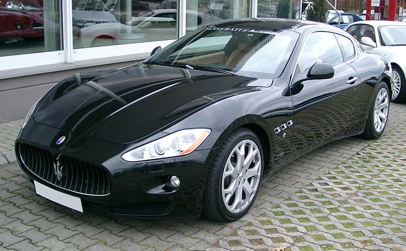 Archivo:Maserati GranTurismo front 20071104.jpg