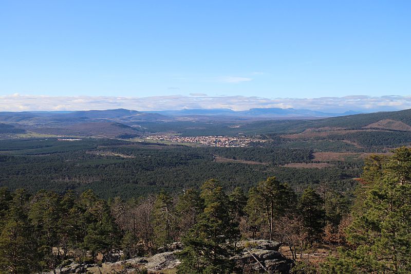 Archivo:Quintanar de la Sierra.jpg