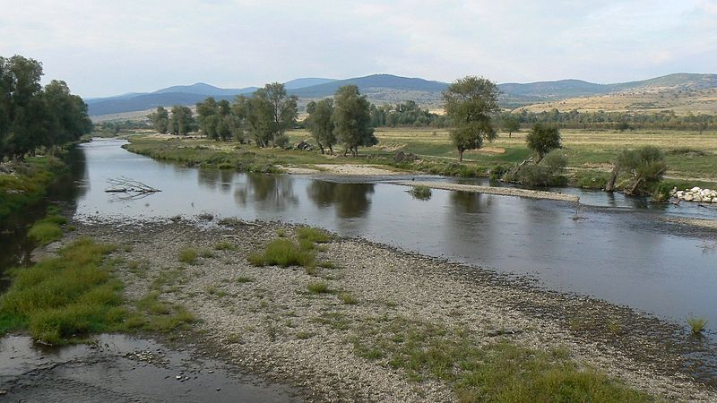 File:Topolnitsa-river.jpg