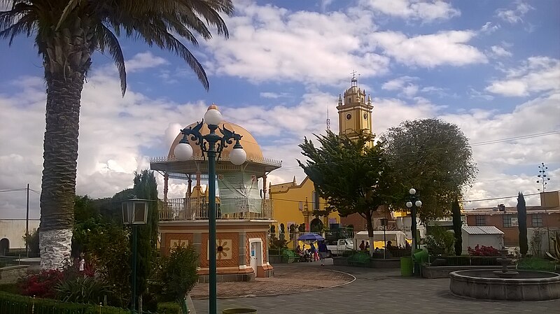 Archivo:Zócalo de Zitlaltepec, Tlaxcala.jpg