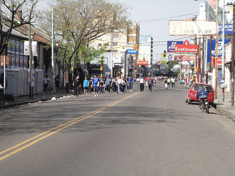 Archivo:Av rivadavia Haedo2011.jpg