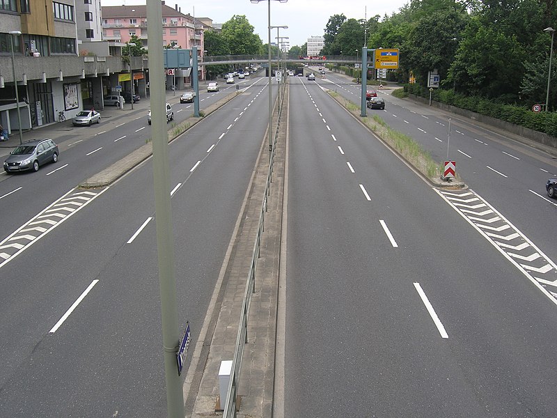 File:Karlsruhe Kriegsstr.jpg