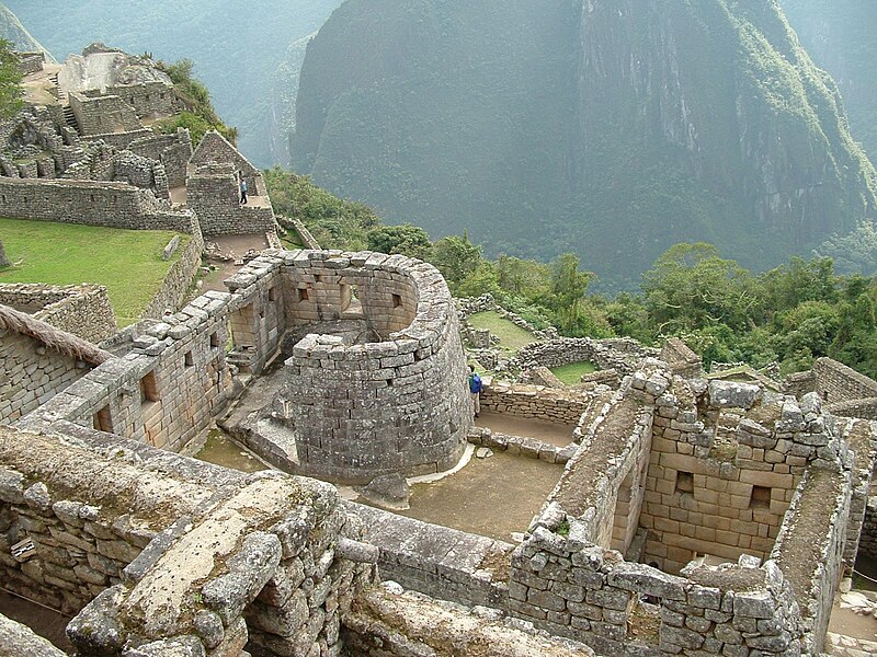 File:Machupicchu intihuatana.JPG