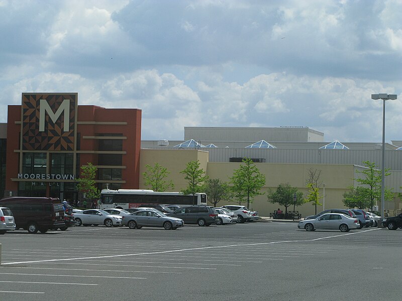 File:Moorestown Mall4.JPG