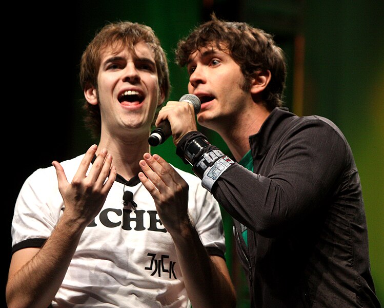 File:TobyTurnerJackDouglassVidCon2012 (cropped) 2.jpg