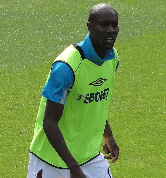 Файл:CarltonCole0410.jpg