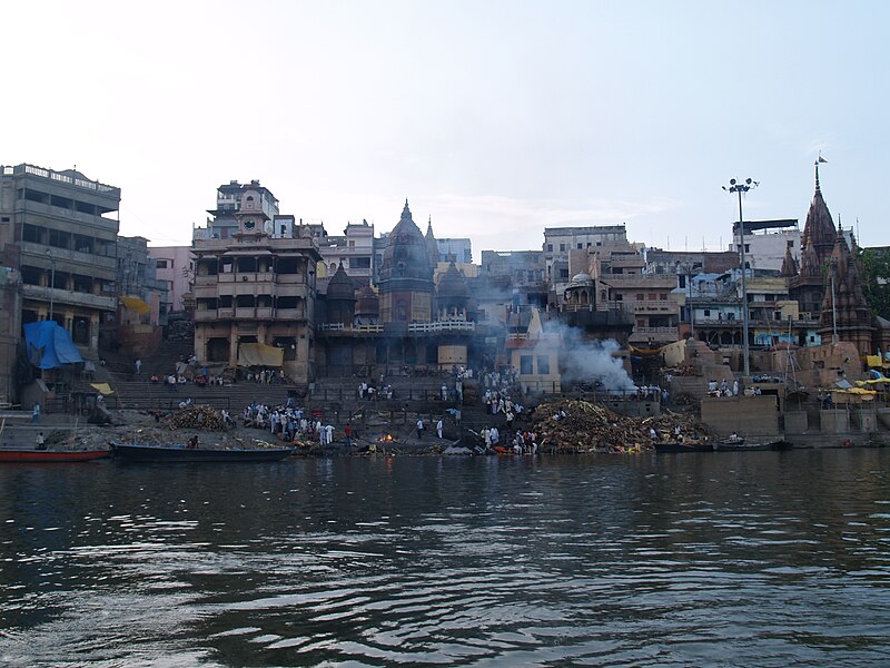 File:Funeral on the Ghats.jpg