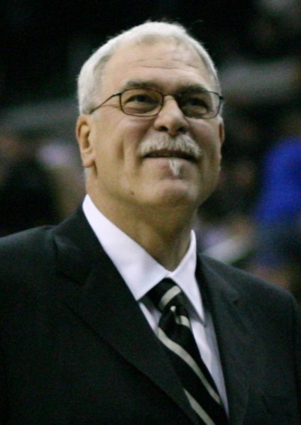 Archivo:Phil Jackson 3 cropped.jpg