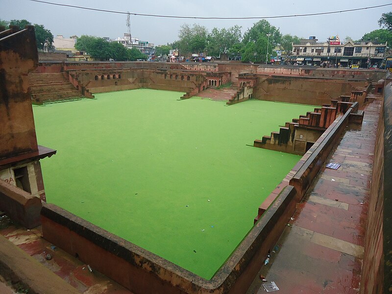 File:Mathura(krishnakund).JPG