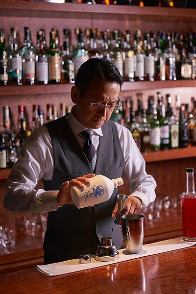 File:Takumi in Sailing Bar.jpg