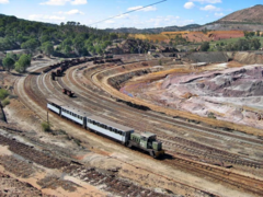 The tourist train as it passes the Zarandas-Naya train station (2007).