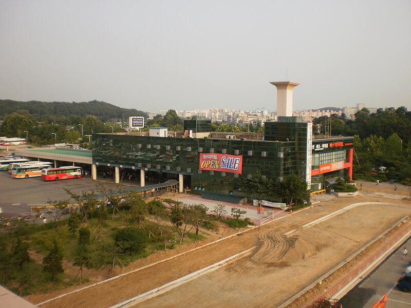 File:Ansan Bus Terminal.jpg