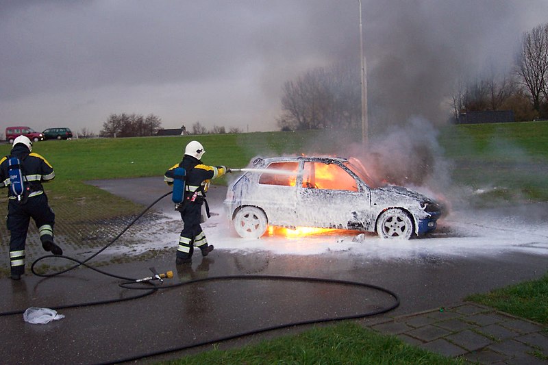 File:Autobrand IJzendoorn.JPG