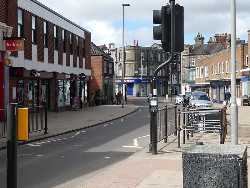 File:Church Street Cromer.jpg