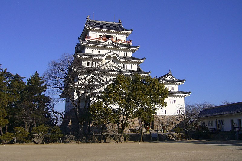 File:Fukuyama castle01s1920.jpg