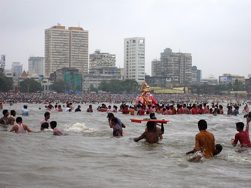 File:Ganpati Visarjan.jpg