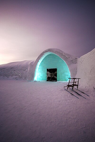 File:Icehotel entre ms.jpg