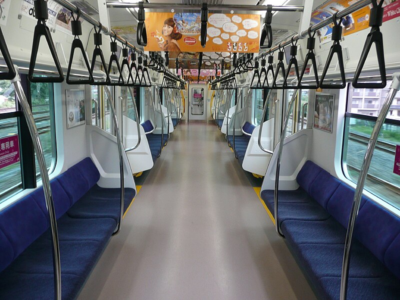 File:JRE E233-2000 Interior.jpg