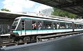 Un tren MP 89 CC en la Línea 1 a la estación Bastille.