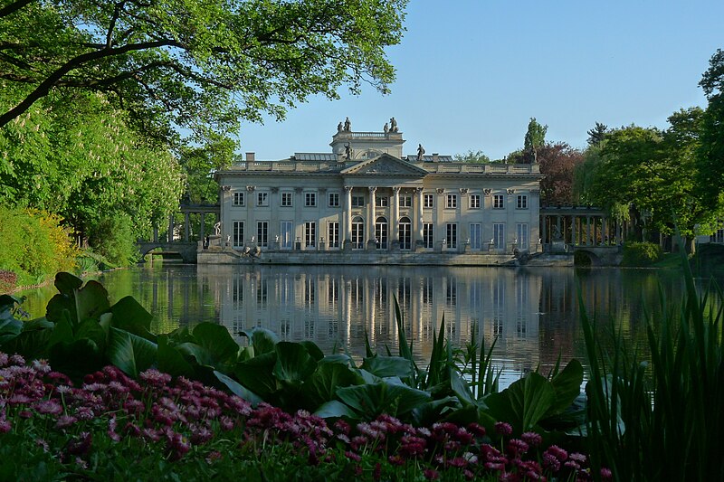 Archivo:PalaceOnTheWater2011.JPG