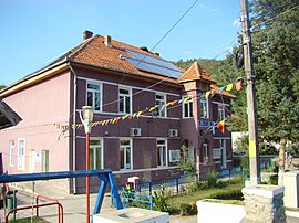 Iablanița town hall