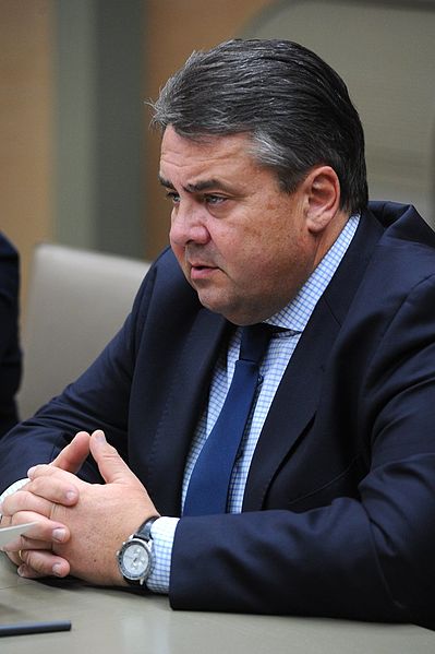 Файл:Sigmar Gabriel (2015-10-28).jpg