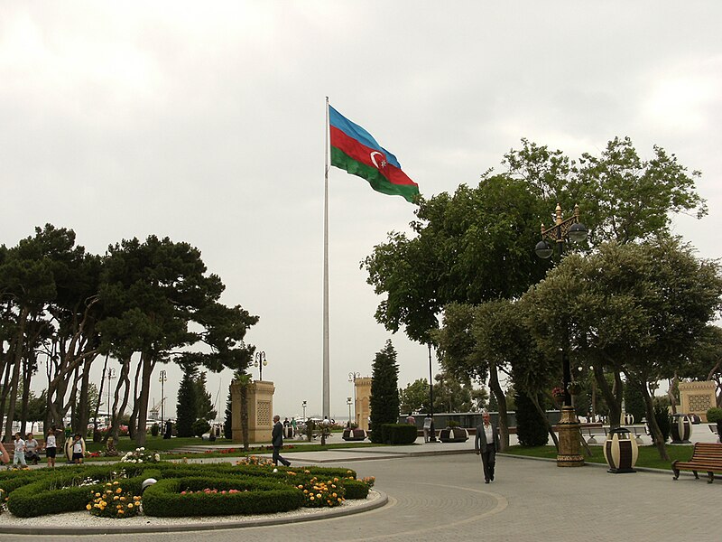 File:Azneft Square, Baku, 2012.jpg